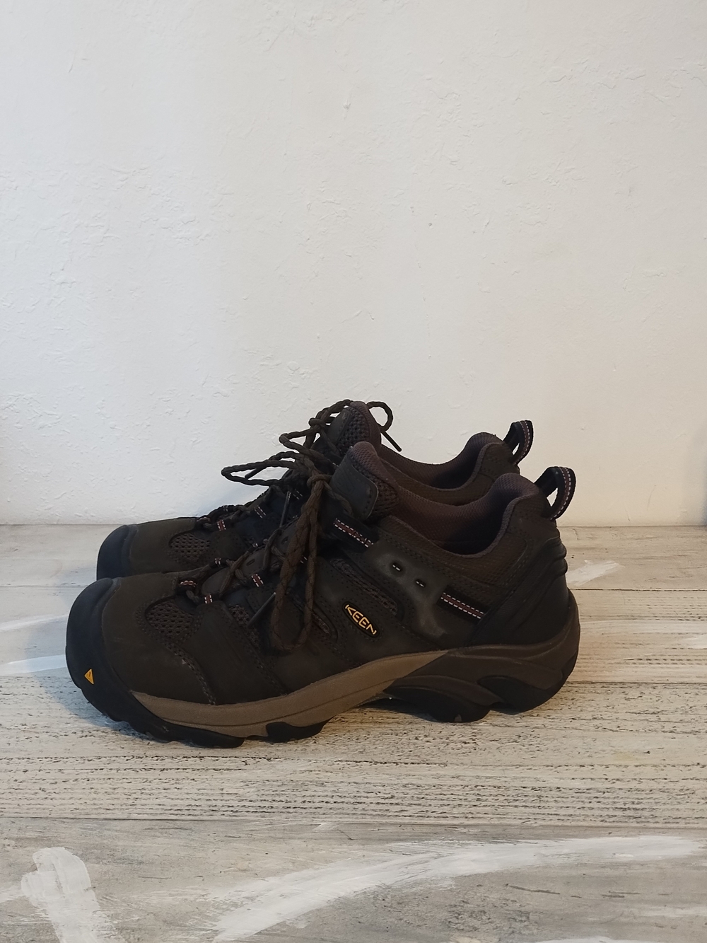 Man's Sneakers  Athletic Shoes KEEN Utility Lansing Low Steel Toe USA  10/UKsz9